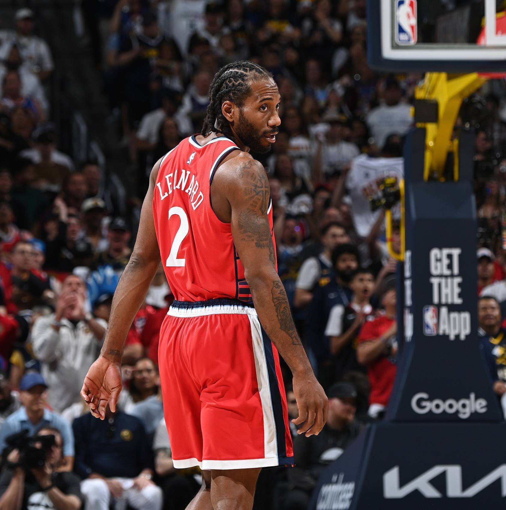 包含洛杉矶快船清晨伤情更新，志在CBA季后赛名次提升，信心回归，身体对抗强度拉满的词条