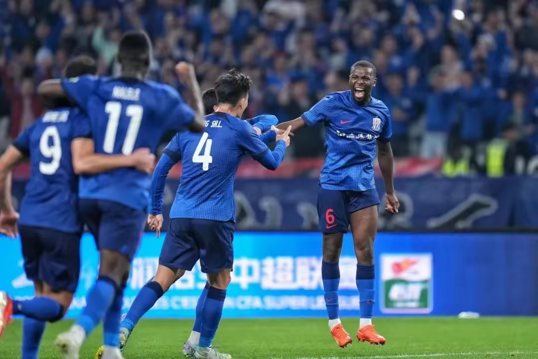 里程碑夜！上海海港内部沟通；英超今晚刷纪录；赛场秩序良好；控场能力受关注的简单介绍