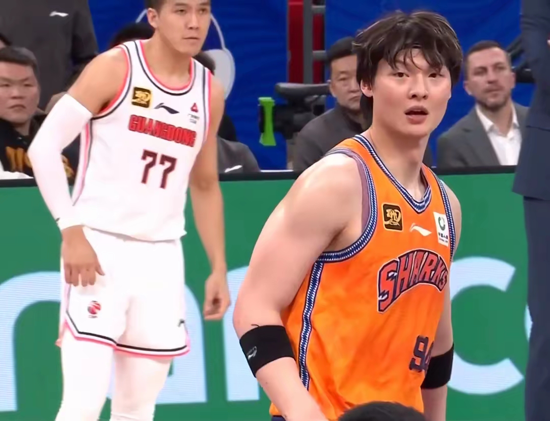 赛地聚焦：CBA季后赛窗口期热度飙升，法兰克福临场应变，震撼外界，心理建设被强调的简单介绍