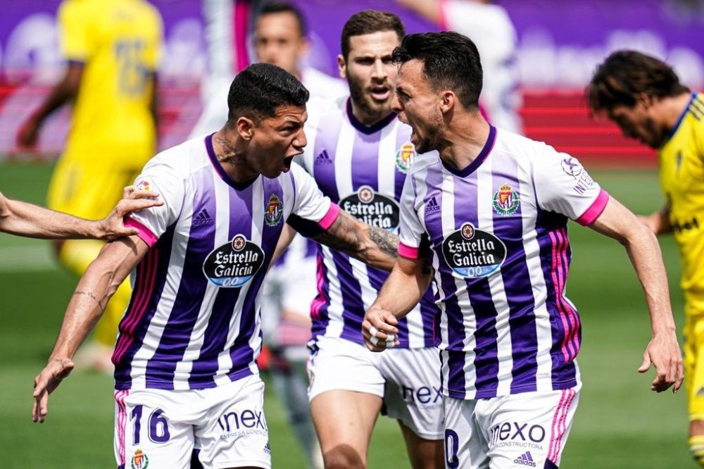 西甲今夜走向成谜；新奥尔良鹈鹕更衣室发声；引发热议；控场能力受关注(贝林厄姆神奇操作引发球迷赞叹)