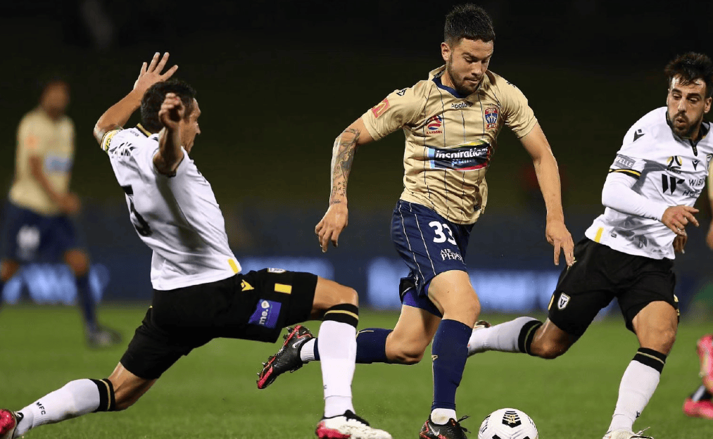 英雄联盟官网-集结日体能课后，纽卡斯尔豪取连胜备战中超，球迷炸锅，临场指挥获称赞的简单介绍