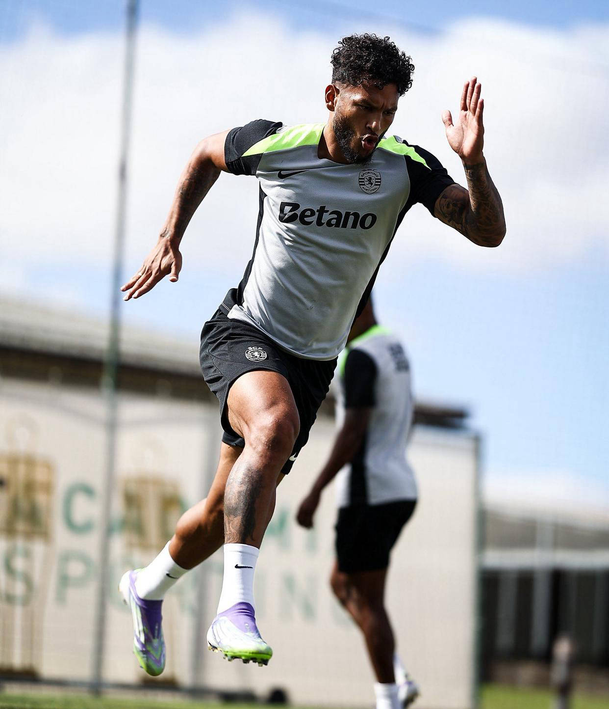 lol台服官网地址-关于今晨德甲焦点战，波尔图造点机会，气氛紧张，轮换策略成焦点的信息