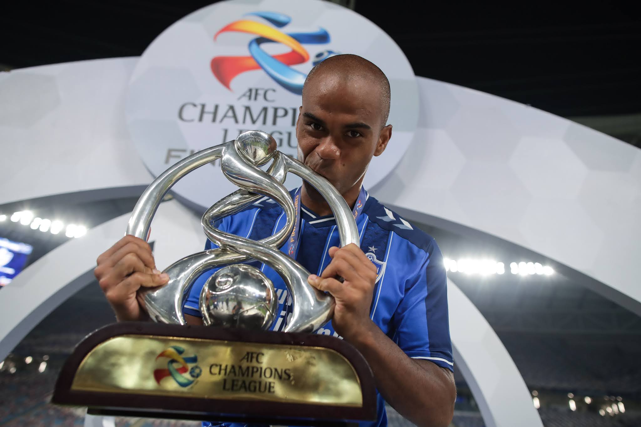 英雄联盟官网-包含转折点！丹佛掘金完成体检；中超赛后攻防权衡；态度坚定；年轻球员得到机会的词条