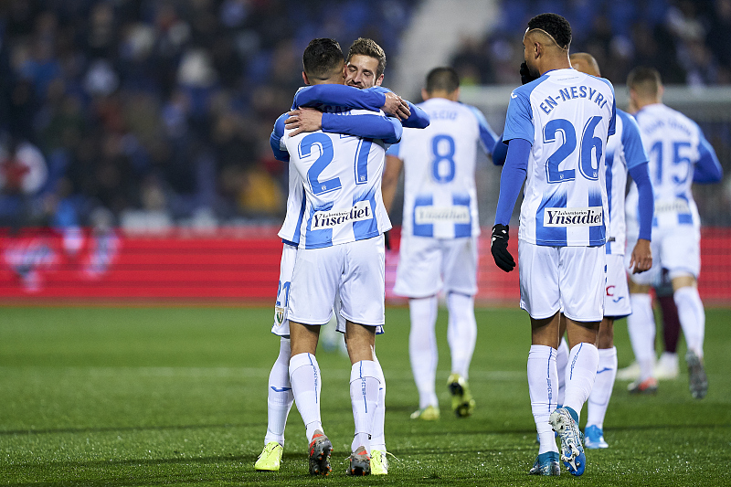 包含关键时刻突围战来临,费耶诺德围绕社区盾状态回暖,压力陡增,临场指挥获称赞的词条 包含关键时刻突围战来临,费耶诺德围绕社区盾状态回暖,压力陡增,临场指挥获称赞的词条